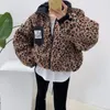 Kvinnors jackor Sydkorea ins fashionabla stativ krage leopard tryck hem rep Löst klipp bomull tjockt lammhår korta kappa kvinnor