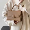 HBP -Klappen Solid Crossbody Bags für Frauen 2024 Neueste Trenddesigner klassische Schulterhandtaschen mit kurzem Griff klein