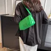 Faden grüne kleine Klappenbeutel für Frauen 2024 Spring Designer Neu in Modetrend Leder Crossbody Tasche weibliche solide Handtaschen
