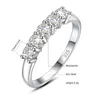 Pierścienie klastra Kreatywne 925 srebrna pierścionka srebrna pierścień 0,2ct d runda Doskonała krój Moissanite Zespół zaręczynowy