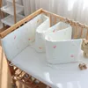 Beddengoed sets berenhoedig borduurde baby bumpers voor wiegjes met vegelige katoen geboren kinderbedjes bumper pads baby bed kussen fance rail maken op maat gemaakte bestelling 230309