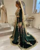 Luxury Moroccan Kaftan Evening Dress 2023 Emerald Green Long Sleeve Islamic Prom Dresses Velvet Appliques Vestido De Noiva Beaded Lace Dubai Abaya Formal Party Gown