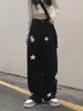 سروال جينز المرأة Houzhou Y2K Retro Streetwear البضائع السوداء نساء القوطية الشرير خمر KPOP طباعة على نطاق واسع الساق الدنيم panrts أنثى الخريف سراويل الخريف 230309