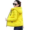 Women's Down Parkas 2023 Vinter tjockare bomullskläderjacka Kort koreansk Slim Stor storlek quiltad Parka AS1320