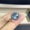 Clusterringen Natural Topaz edelsteen ring Fasion Blue Color Round Gem Certified Fireworks Real 925 Silver Girl Birthday Gift