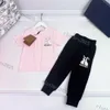 Luxuriöse Designer-Kleidungssets für Kinder, T-Shirt mit Monogramm, Shortst-Mode, britische Modemarke, Sommer-Kinderschätze und Mädchen-Baumwoll-Zweiteiler