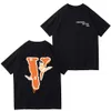 panno di cotone VLONE T-shirt a mezza manica a V grande Street High Street Fashion Brand T-shirt a maniche corte allentata T-shirt da uomo e da donna stessa moda estiva Camicia con fondo versatile