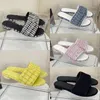 Designerskor Dam Tofflor Gummi Platta Sandaler Broderade vävda Tofflor Sommar Strand Pläd Väv Stickad Sandal Lyx Canvas Loafers Flip Flops med låda