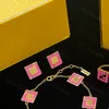 Fashion Gold Necklace Designer Earrings for Women Love Bracelet Jewelry Set Pink Stud Earrings F Chain Link Ladies and Engagement with Box