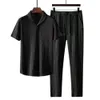 Tute da uomo 2PcsSet Completo da uomo estivo Cinturino elastico Pieghettato Vestito casual Uomo Business Camicie a maniche corte Pantaloni lunghi Set Abbigliamento maschile 230309