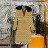 Damskie okopy designerskie dama najnowsza kurtka haftowa długie wiatrówki zimowe ciepłe kurtki klasyczny pasek ozdobny płaszcz 85ze