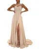 2023 Bruidsmeisjekleding Simple Champagne One Shoulder met pure Appliques Lace Chiffon Side Split Long Maid of Honor Toga