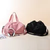 Duffel Bags Travel Bags Cabine Bagage Handtas Vrouwelijke koffer Fitness Yoga schoen Pocket Nylon weekend Sporttas voor vrouwen schouder 230309