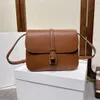 Modedesigner tabou väskor celinn triomphe crossbody väskor vintage läder kuvert väska kvinnors klaff latch messenger väska handväskor 10a purses cowhide totes