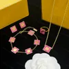 Mode gouden ketting ontwerper oorbellen voor vrouwen liefde armband sieraden set roze oorknopjes F ketting schakel dames en verloving met doos