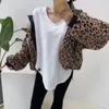 Kvinnors jackor Sydkorea ins fashionabla stativ krage leopard tryck hem rep Löst klipp bomull tjockt lammhår korta kappa kvinnor