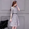 Festklänningar plus size Summer Lace Hollow Out Kne-Length O-Neck Half Sleeve Dress With Belt Women Women Femme Vestido de Mujer