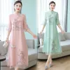 Vestidos casuais mulheres Cheongsam aprimorou o bordado elegante e elegante para festa floral longa fêmea chinesa de alta qualidade roupas y2302