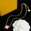 Collana in oro alla moda Orecchini firmati per donna Bracciale amore Set di gioielli Orecchini a bottone rosa F Catena da donna e fidanzamento con scatola