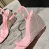 Tasarımcı Lüks Nova Kanal Sandal Summer Wom Yüksek Topuk Kristal Kesilmiş Kama Topuk Yüksek Topuklu Ayak Bileği Moda Kadın Partisi Kulübü Koç Ayakkabı