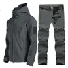 Homens Tracksuits Exército SoftShell Tático Jaquetas À Prova D 'Água Homens Hood Casaco Militar Combate Treino Pesca Caminhadas Camping Escalada Calça Calças 230309