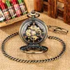 Zegarki kieszonkowe zegarek w stylu vintage Hollow Out Case Winding Men Mechanical Mechanical Rzymska liczbowa łańcuch wisienia