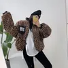 Kvinnors jackor Sydkorea ins fashionabla stativ krage leopard tryck hem rep Löst klipp bomull tjockt lammhår korta kappa kvinnor