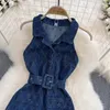 Lässige Kleider Koreanische sexy Taille schließen ärmelloses Denim-Minikleid mit Gürtel V-Ausschnitt Plaid Trendy Girl Jeans