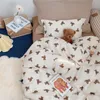 Bedding Sets Bear Printed Muslin Baby Bedding Set Cotton Kids Infant Cot Crib Bedding Set Duvet Cover Bed Flat Sheet Pillowcase 230309