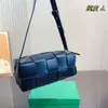 2023 luxe Designer sac à bandoulière femmes sac à main grande pochette tissée sac à main Oblique Span Fanny Pack cuir pur