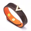 Bracelet de créateur de mode Bracelet en cuir pour femme bracelet bouton de manchette chaîne lettre de créateur bracelet cadeau de mariage en acier inoxydable plaqué or 18 carats