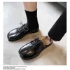 Tofflor modemän mäns avslappnad delad tå platt skor mikrofibric designer man casual skor snörning manliga glider tabi skor mans tofflor