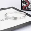 80% DI SCONTO 2023 Nuovi gioielli di moda di lusso di alta qualità per la stessa marea hip hop Gioielli dritti con bracciale in pietra intarsiata in argento tailandese