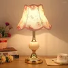 Tafellampen Europees eenvoudige glazen lamp mode warm licht Nordisch slaapkamer bedbedbedrijf Amerikaans moderne retro