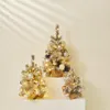 Fiori decorativi 30CM 45CM 60CM Raffinato albero di Natale con luci Ornamenti Atmosfera romantica Simulazione Pianta Pino Desktop Decor