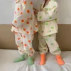 Pyjamas automne unisexe fil de coton à pois doux pyjama ensemble enfants A niveau à manches longues hauts et pantalons 2 pièces ensembles 230310
