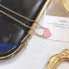 Naszyjniki wiszące 7 kolorów Miłość Naszyjnik Projektant Trójkąt Trójkąt Asymetryczne wisiorka dla kobiet łańcuch biżuterii ze złotą stali nierdzewnej