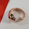 Panthere Ring for Woman Designer Par Gold Plated 18K Sliding Surface Opening T0p Kvalitet Högsta Counter Quality Classic Style Exquisite Gift 002