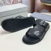 Yeni Mens Sandalet Terlik Platform Sandalet Sandalet Yüz Flip Flips Terlik Simple Beach Sandalet Terlik Kaymaz Tabanlar Rahat Stil 38 46