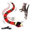 猫のおもちゃスマートセンシングインタラクティブな自動エレトロニクスヘビの吐き出しプレイUSB充電式子猫のためのS Dogs Pet 230309