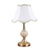 Tafellampen Europees eenvoudige glazen lamp mode warm licht Nordisch slaapkamer bedbedbedrijf Amerikaans moderne retro