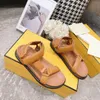 Designers Feel Sandal Kvinnor Lyx Sandaler Tofflor Mode Sommar Flickor Strand Kvinnors Sandal Slides Flip Flops Loafers Sexiga sidenskor