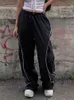 Spodnie damskie Capris Weekeep Zakresowe czarne spodnie dresowe Niski wzrost Refleksyjne Stripe Spodnie Lady Y2K Streetwear Workowca jogger swobodna koreańska moda 230310