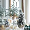 장식용 꽃 인공 크리스마스 트리가 홈 파티 장식을위한 눈과 작은 스탠딩 파이 우드 휴가
