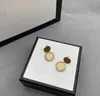 Moda mujer diseñador pendientes Chram doble letra Studs 18K chapado en oro en forma de corazón pendientes de perlas para dama fiesta boda aro joyería con caja de regalo en relieve