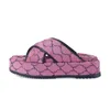 Sandálias femininas de qualidade Top Sandálias Slippers Slide com Sandálias de Designer Geslagem Plataforma Slide Mulheres Mens falhos de Summer praia Sapateiros internos externos Home Slipper 35-45