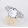 Avanços de pulso requintado elegante e elegante relógio feminino compacto comercial quartzo casual girl watches sales de presente