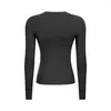 Aktiva skjortor Slim Finesse Långärmad topp T-shirt Intern bröstkudde Tryck upp Yoga Breattable Mesh Sportwear Women