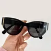 Black Gold Shield Cat Eye Solglasögon för kvinnor Fashion Glasses Gafas de Sol Designers Solglasögon UV400 -glasögon med låda med låda