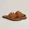 Sandálias de luxo de verão Calfskin Men Slippers Beach Slippers Flip-Flops dos meninos